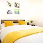 Central 2 Bed 2 Bath Apartment Near Brighton College, Beach, Hospital - Long Stay Offers